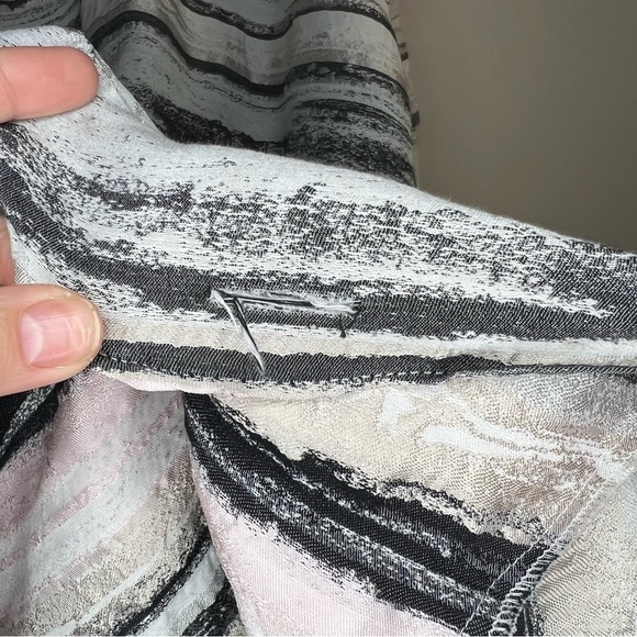 Badgley Mischka Metallic Miramare Gown Size 10 - Picture 11 of 13